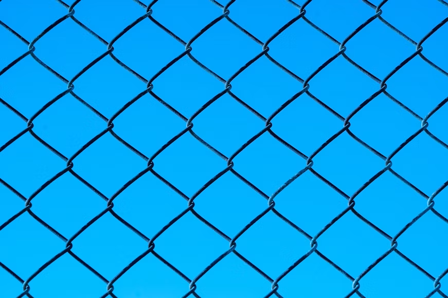 Choosing the Right Height and Gauge for Chain Link Fences post thumbnail image